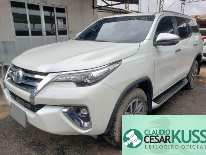TOYOTA HILUX SW4 19/19